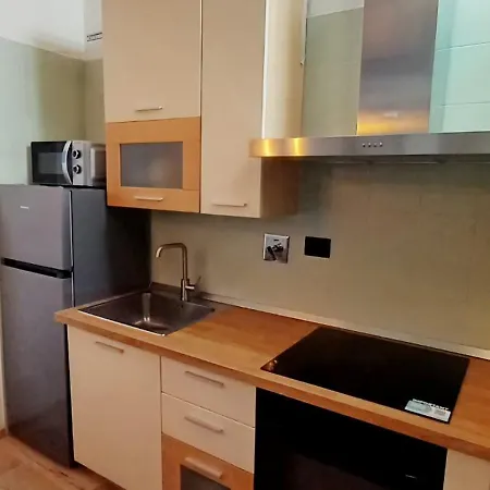 Tuscan Loft - 7 Guests With Patio アパート