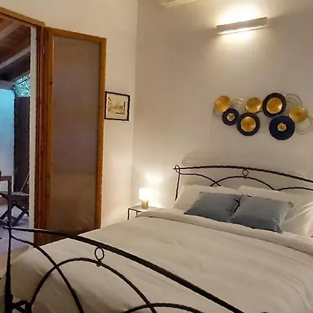 Tuscan Loft - 7 Guests With Patio *