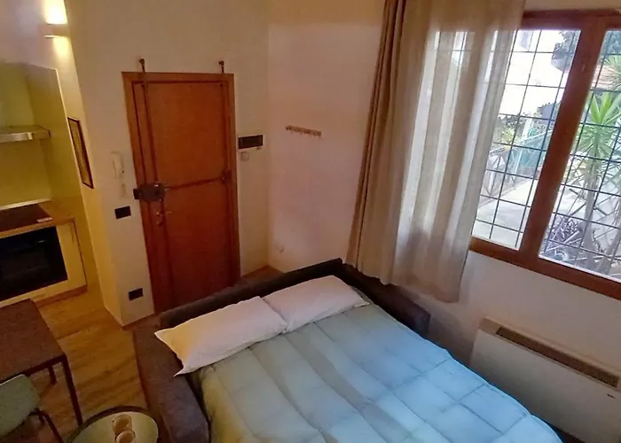 Апартаменты Tuscan Loft - 7 Guests With Patio Флоренция