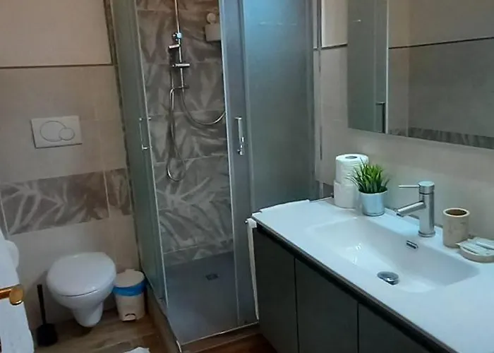 Tuscan Loft - 7 Guests With Patio Апартаменты