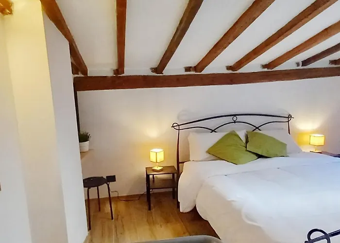 Апартаменты Tuscan Loft - 7 Guests With Patio Флоренция